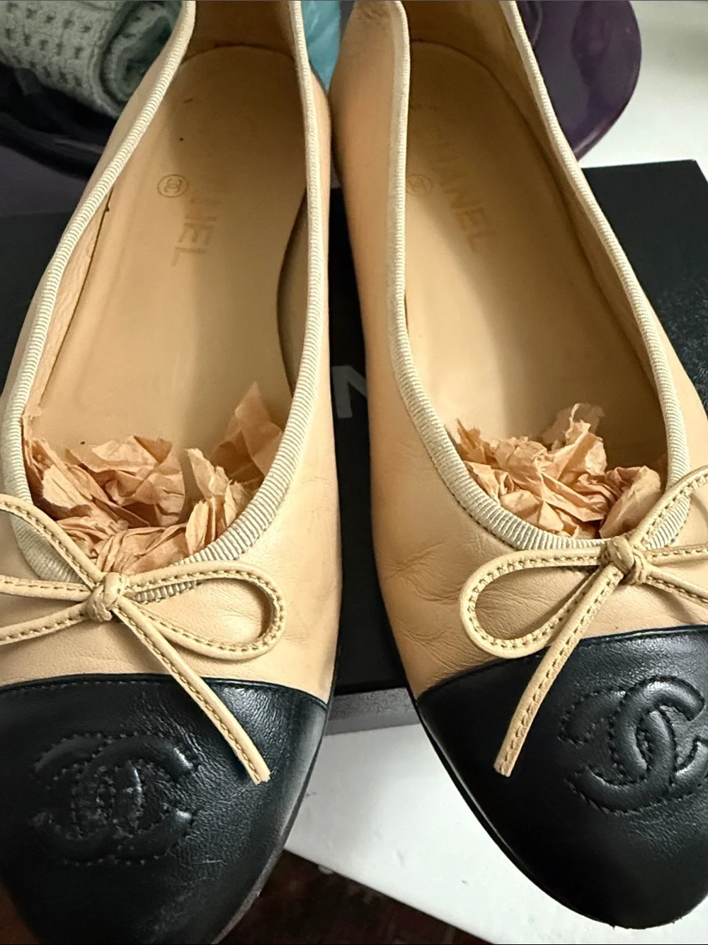 CHANEL Beige Leather Ballet Flats with Black Cap Toe - Picture 2 of 10